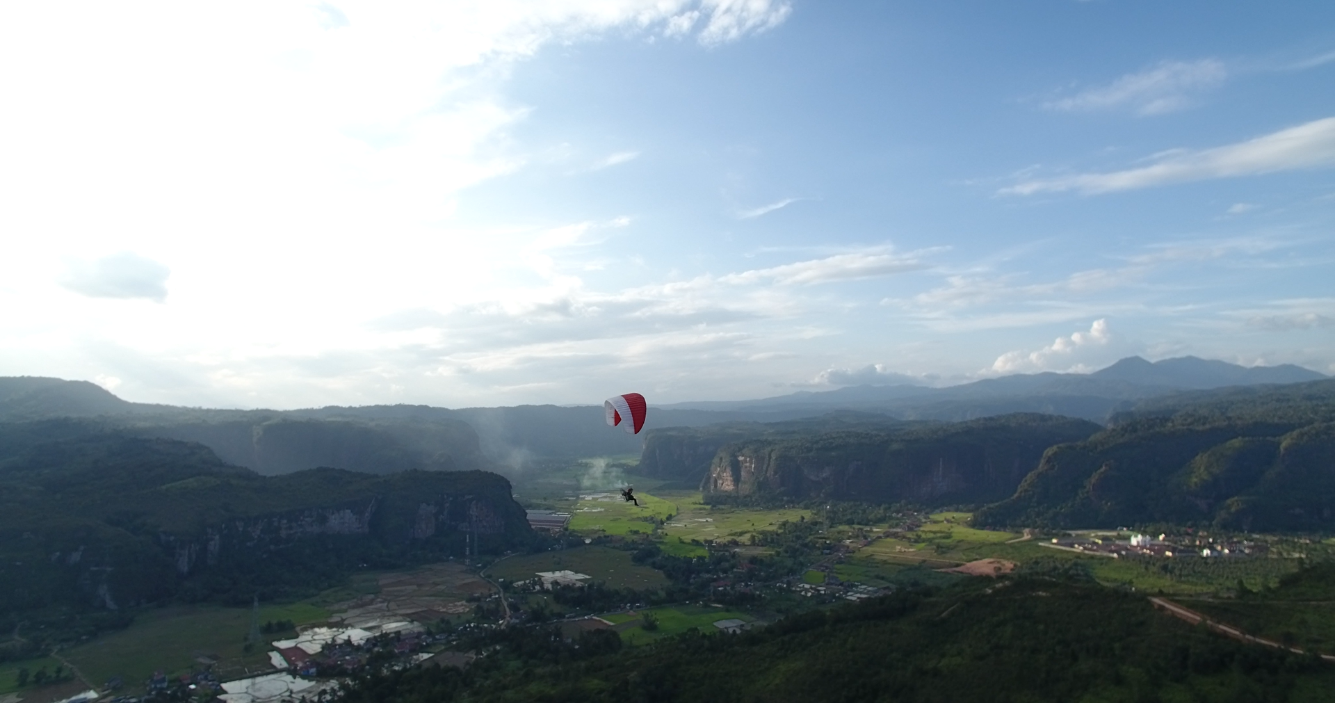 Hamparan Hijau Lembah Harau dari Bukik Soriak Land