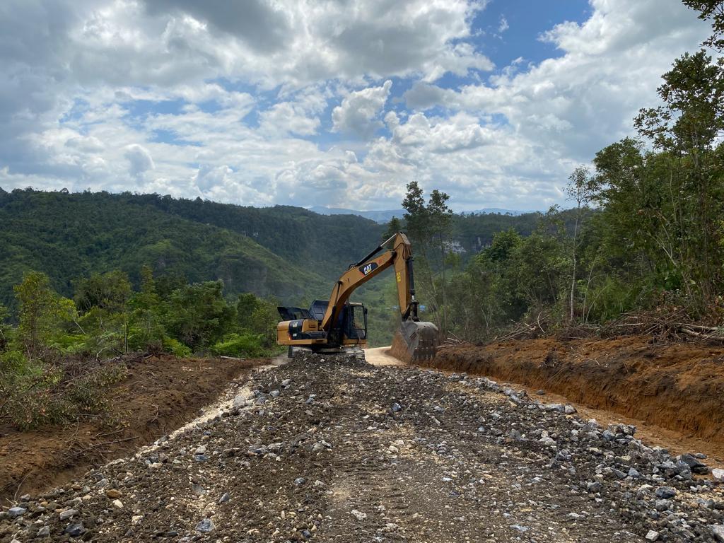 Proses pemadatan jalan kawasan resort Bukik Soriak Land di Lembah Harau terus berjalan dan ditargetkan selesai minggu depan.